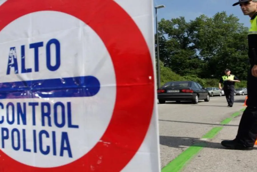 València creará unas listas «grises» y «negras» con los coches que no podrán acceder a la Zona de Bajas Emisiones.