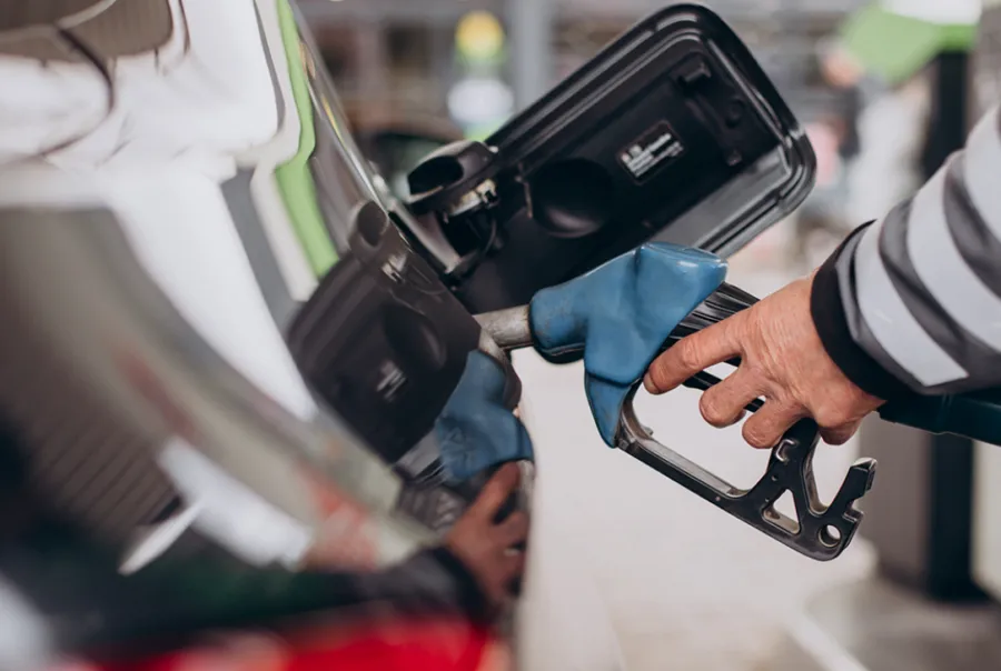 ¿Por qué la Guardia Civil vigila el uso del gasóleo B carburante rojo?